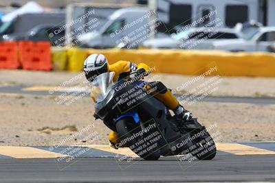 media/Apr-10-2022-SoCal Trackdays (Sun) [[f104b12566]]/Turn 2 (1135am)/